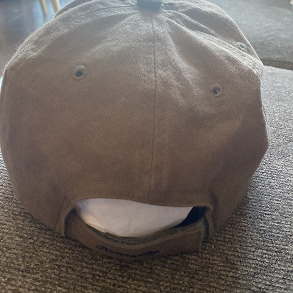 Distressed cap - Picture 3 of 5